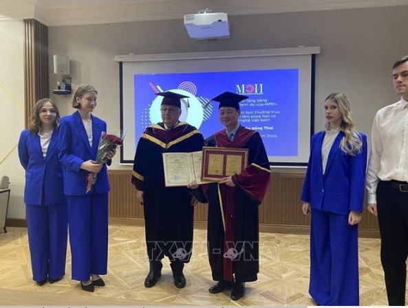 Tran Hong Thai awarded Honorary Doctorate by Moscow Power Engineering Institute